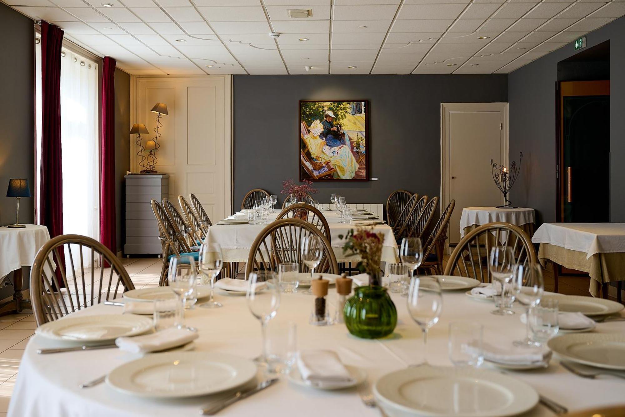 Logis L'Ermitage Hotel & Restaurant Saulges Bagian luar foto