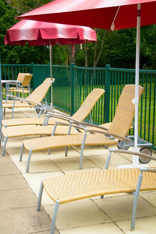 Logis L'Ermitage Hotel & Restaurant Saulges Bagian luar foto