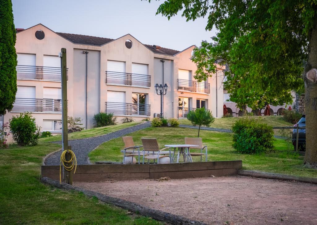 Logis L'Ermitage Hotel & Restaurant Saulges Bagian luar foto