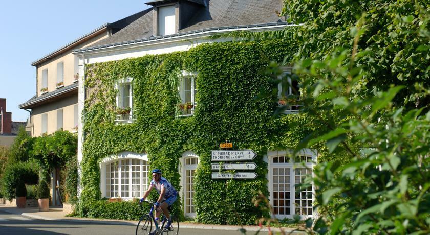 Logis L'Ermitage Hotel & Restaurant Saulges Bagian luar foto